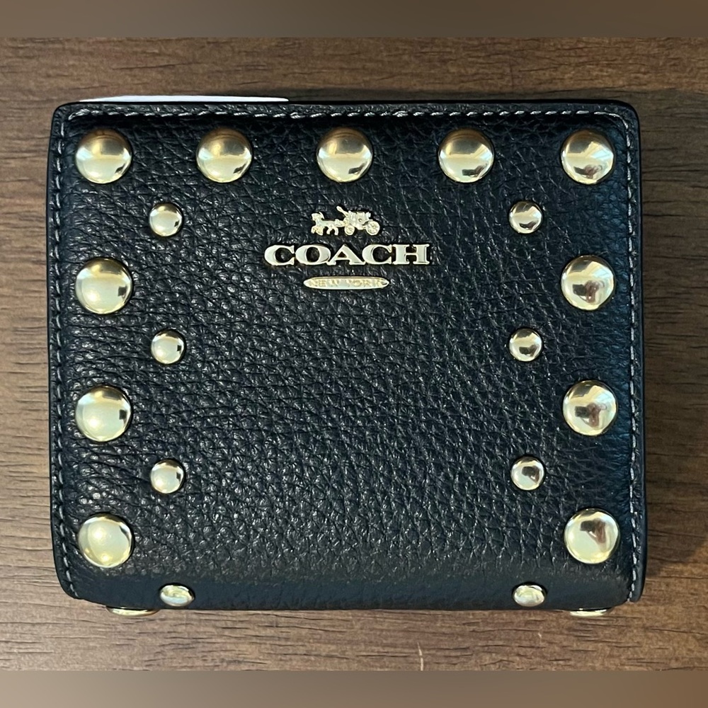 Coach Snap Wallet w/ Rivets in IM/Black